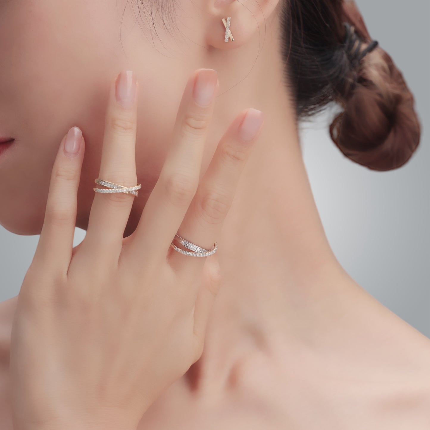 Galaxy 18K Yellow Gold White Diamond Ring