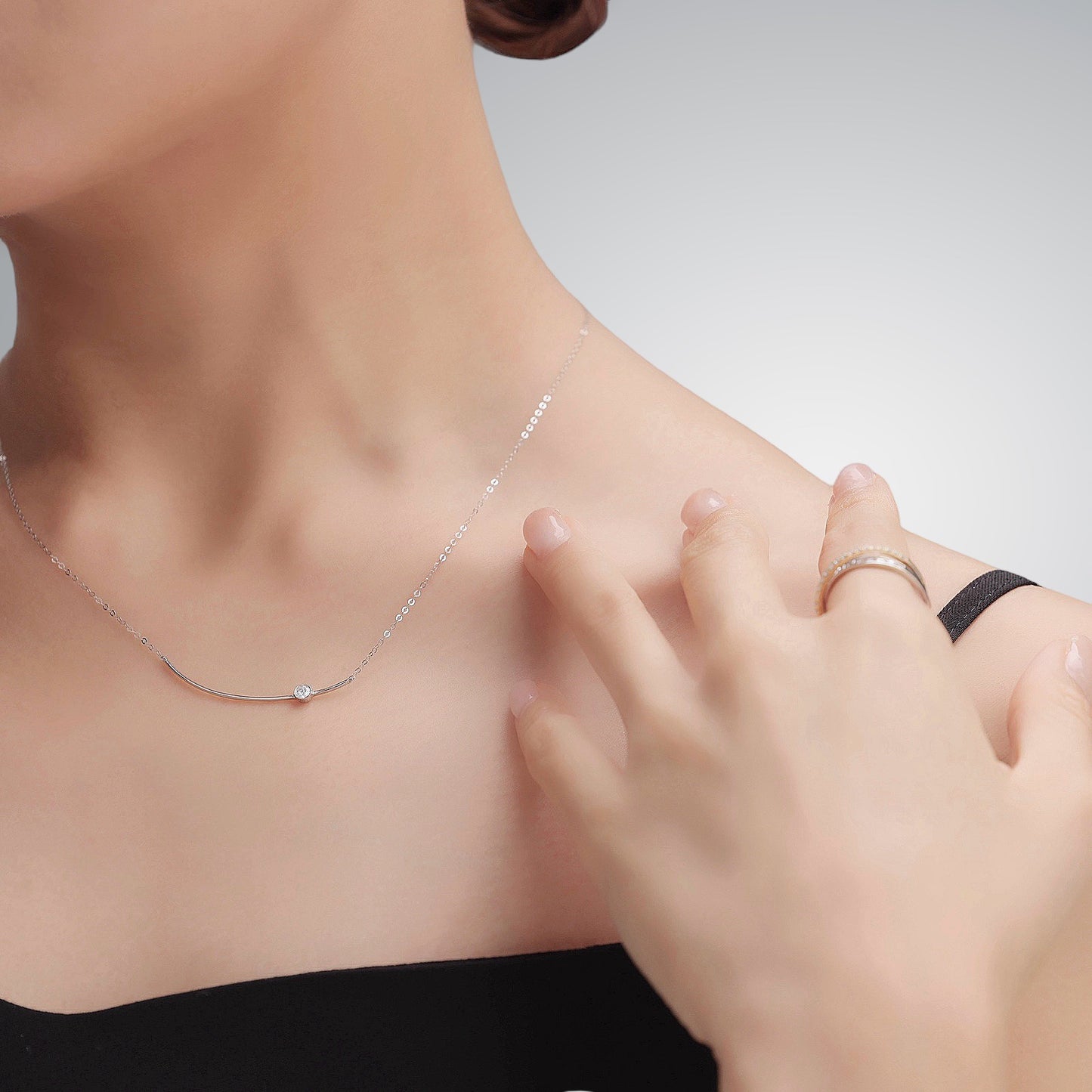 Smile 18K White Gold White Diamond Necklace