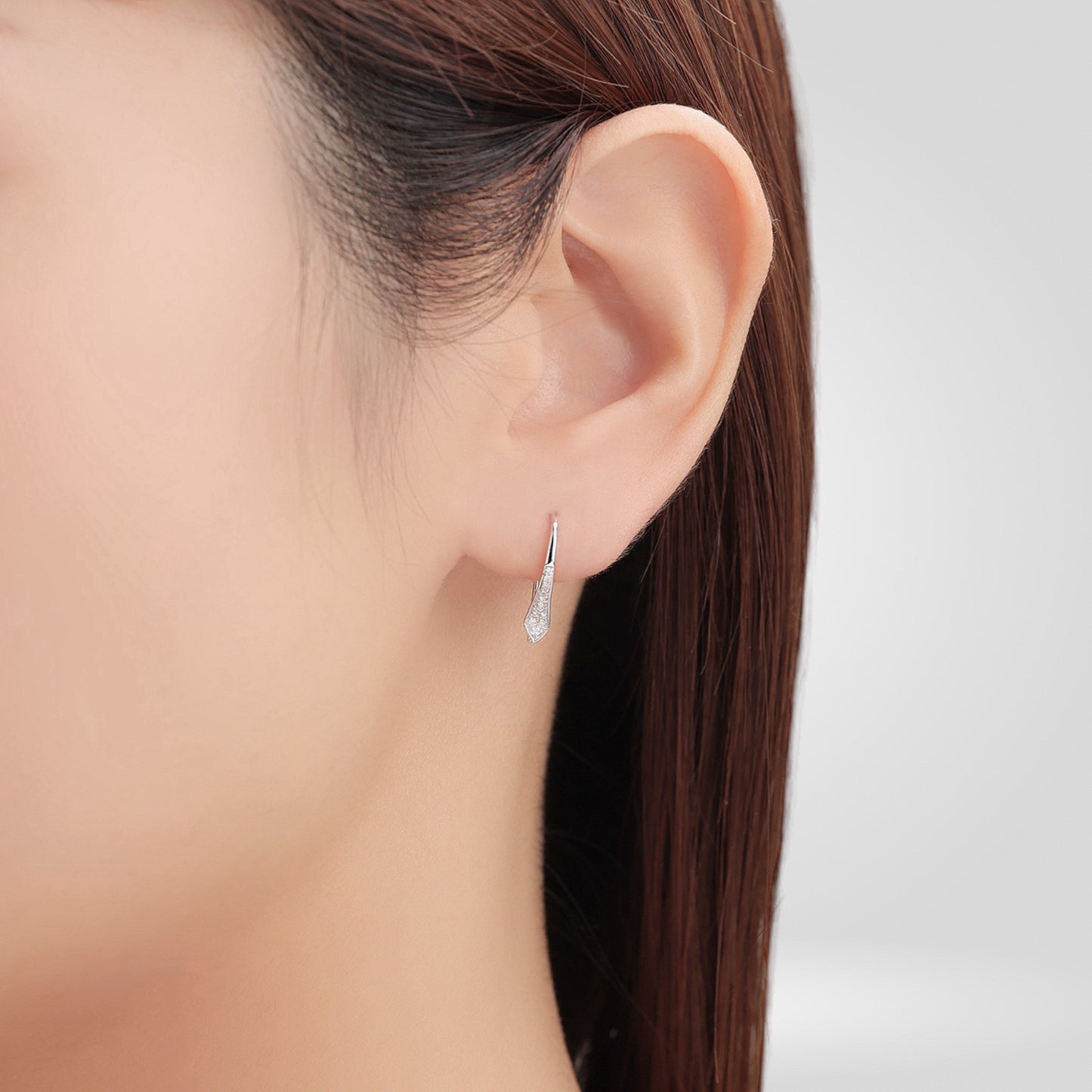 Arrow White Gold Diamond Earrings